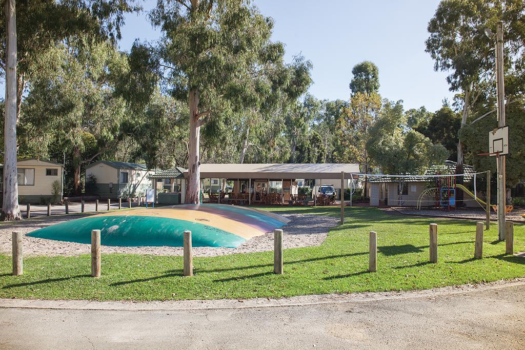 Crystal Brook Tourist Park Hotel Doncaster East Exterior foto
